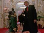 tangkapan-layar-dari-adegan-donald-trump-di-film-home-alone-2-lost-in-new-york-45345.jpg