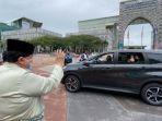 tengku-mansor-pengantin-di-malaysia-menggelar-pernikahan-drive-thru-345345.jpg