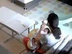 terekam-cctv-tindakan-mencurigakan-yang-dilakukan-pengasuh-bayi.jpg