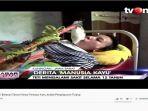 teti-manusia-kayu-saat-makan-pakai-tongkat.jpg