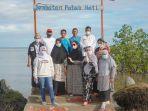 tim-disparbud-dan-masata-bolsel-ketika-turun-memantau-prokes-di-tempat-tempat-wisata.jpg