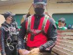 tim-jaguar-mengamankan-sajam-dari-lokasi-eksekusi-lahan.jpg