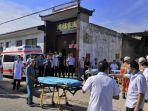 tim-penyelamat-mencari-korban-setelah-runtuhnya-restoran-dua-lantai-324.jpg