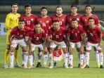 timnas-indonesia-foto-bersama-saat-laga-persahabatan-fifa-indonesia-melawan-bangladesh.jpg