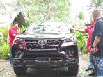 toyota-new-fortuner-28-diperkenalkan-ke-masyarakat-sulut-di-rumah-alam.jpg