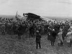 uji-coba-pesawat-klm-fokker-f-vii-yang-terbang-dari-belanda-ke-indonesia.jpg