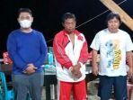 umarudin-warga-desa-bentenan-satu-kecamatan-pusomaen-yang-hanyut-di-perairan-laut-maluku.jpg