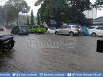 update-banjir-di-jalan-wolter-mongisidiedis-takut-air-semakin-naik-hujan-disertai-petir.jpg