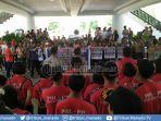 update-massa-aksi-damai-minta-gubernur-segera-lantik-bupati-dan-wakil-bupati-talaud-terpilih-2018.jpg