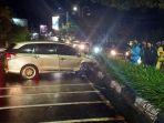update-tabrak-tiang-listrik-3-pemuda-selamat-dari-kecelakaan.jpg
