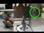 video-pencuri-di-rumah-mewah-bingung-cari-jalan-keluar-lihat-deh-aksinya-sampai-terbirit-birit.jpg
