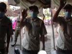 viral-satpol-pp-minta-tukang-tambal-buka-online.jpg