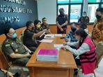 vonnie-panambunan-dengan-baju-tahanan-di-kejati-sulut-121212121.jpg
