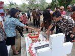 wagub-steven-kandouw-ziarah-ke-makam-mantan-gubernur-sulut-cj-rantung.jpg