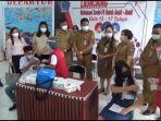 wakil-bupati-mitra-jesaja-legi-memantau-vaksinasi-covid-19-anak-di-smk.jpg