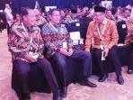 wali-kota-bitung-kiri-duduk-berdekatan-dengan-wali-kota-manado.jpg