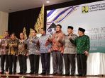 wali-kota-bitung-tanda-tangan-pilp_20180313_192145.jpg
