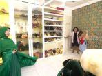 walk-in-closet-rumah-roro-fitria-67.jpg