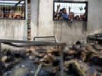 warga-yang-melihat-jasad-yang-terbakar.jpg