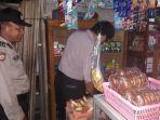 warung-dan-kios-tak-luput-dari-razia-miras-polreskabupaten-ini.jpg