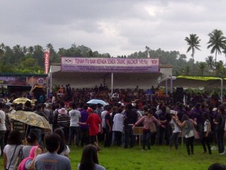 Hujan, Ribuan Pemuda GMIM Berlarian