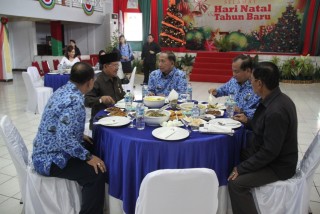 Wagub Malut Dijamu dengan Nasi Kuning