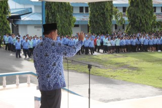 20130103_christian_walikota_pimpin_apel_perdana_tahun_2013.jpg