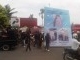20120924_christian_warga_tonton_aksi_demo_pertamina.jpg