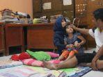 penjaga-sekolah-di-karawang.jpg