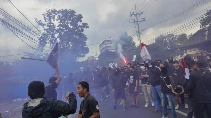 Arek Malang Tuntut Arema FC Mundur dari Kompetisi Liga 1, Manajemen Singo Edan Tetap Ogah Respon