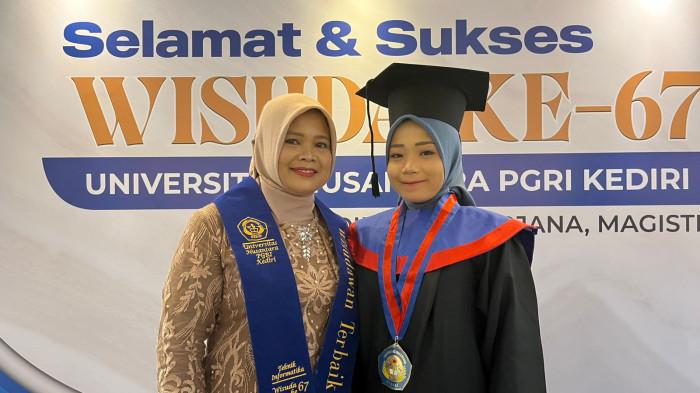 Potret Inna Fatahna, Anak Penjahit Asal Nganjuk Raih IPK Sempurna yang Lulus Predikat Cumlaude