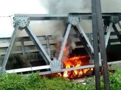 Heboh Jembatan Ngujang 1 Tulungagung Dibakar Orang Tertentu, Baja Konstruksi Jembatan Menganga