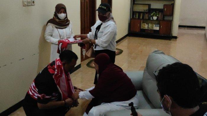Rayakan Hari Nusantara di Blitar, Ketum PKN Gede Pasek Sungkem Ibunda Anas Urbaningrum