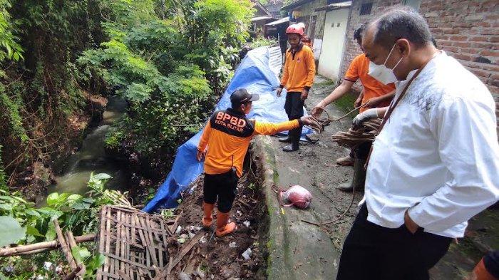 Tebing Kali Lahar di Jl Raung Kota Blitar Longsor dan Mengancam 7 Rumah Warga