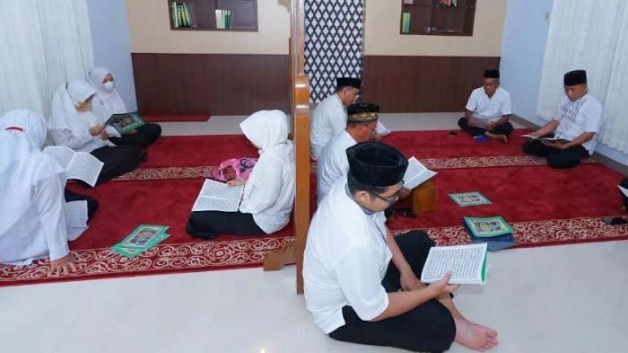 Peringati Nuzulul Quran, Banyuwangi Khatamkan Al Quran 3.000 Kali