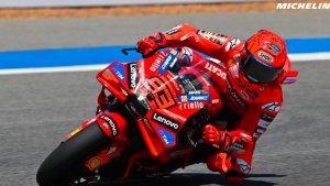 Aksi-Marc-Marquez-di-Sprint-Race-MotoGP-Thailand-2025.jpg
