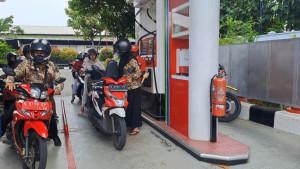 Antre-beli-BBM-di-Tuban.jpg