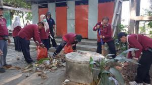 Bersih-bersih-oleh-Dinkes-kab-kediri.jpg