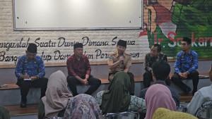 Bupati-Ipin-Terima-anggota-Koperasi-Madani.jpg