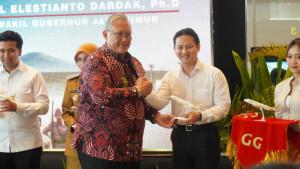 Bupati-Ipin-penerbangan-perdana-Dhoho-jakarta.jpg