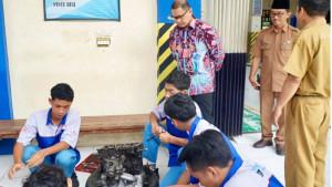 KADIS-Pendidikan-Jatim-Sidak-ke-SMK-trenggalek.jpg