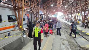 Lagi-fOto-penumpang-Daop-7-Madiun.jpg