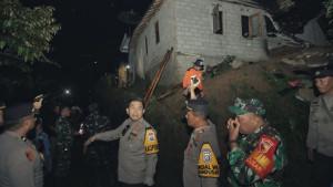 Longsor-tulungrejo-blitar.jpg