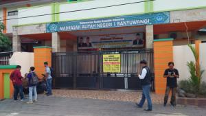 MAN-1-banyuwangi-keracunan-MBG.jpg