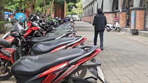 Parkir-pasar-Pon-trenggalek.jpg