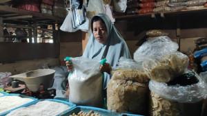 Pedagang-beras-pasar-basah-trenggalek.jpg