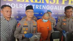 Pelaku-penganiayaan-guru-trenggalek.jpg