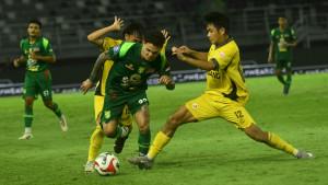 Pelatih-Persebaya-Eduardo-Pere.jpg