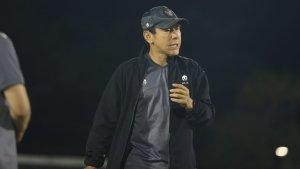Pelatih-Timnas-Indonesia-Shin-Tae-yong-saat-di-Surabaya.jpg
