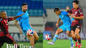 Pemain-Persela-sedang-menggiring-bola-dalam-laga-2-lawan-Persipura.jpg